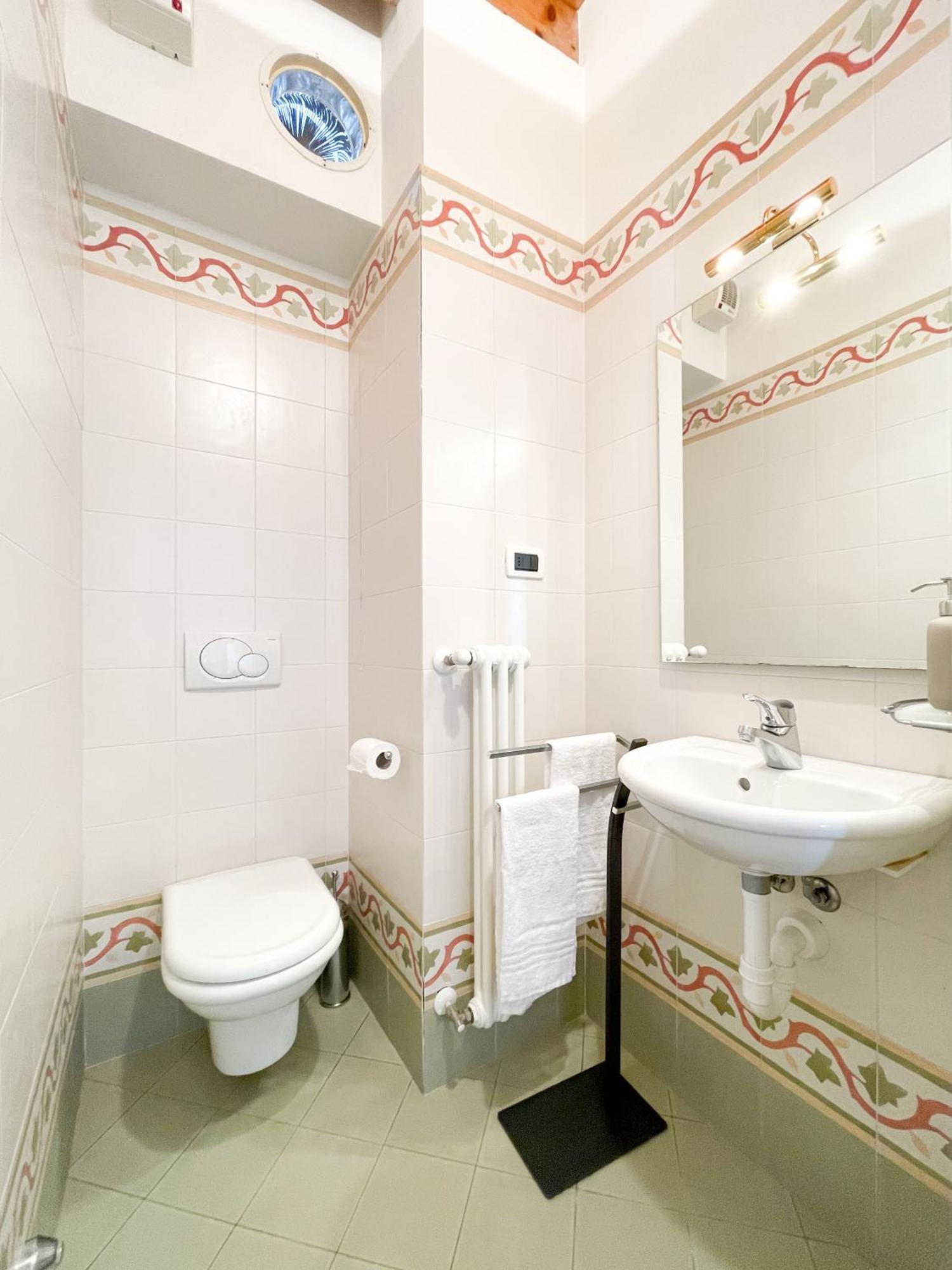 Villa Luminosa Laglio - Private Parking, Garden 外观 照片